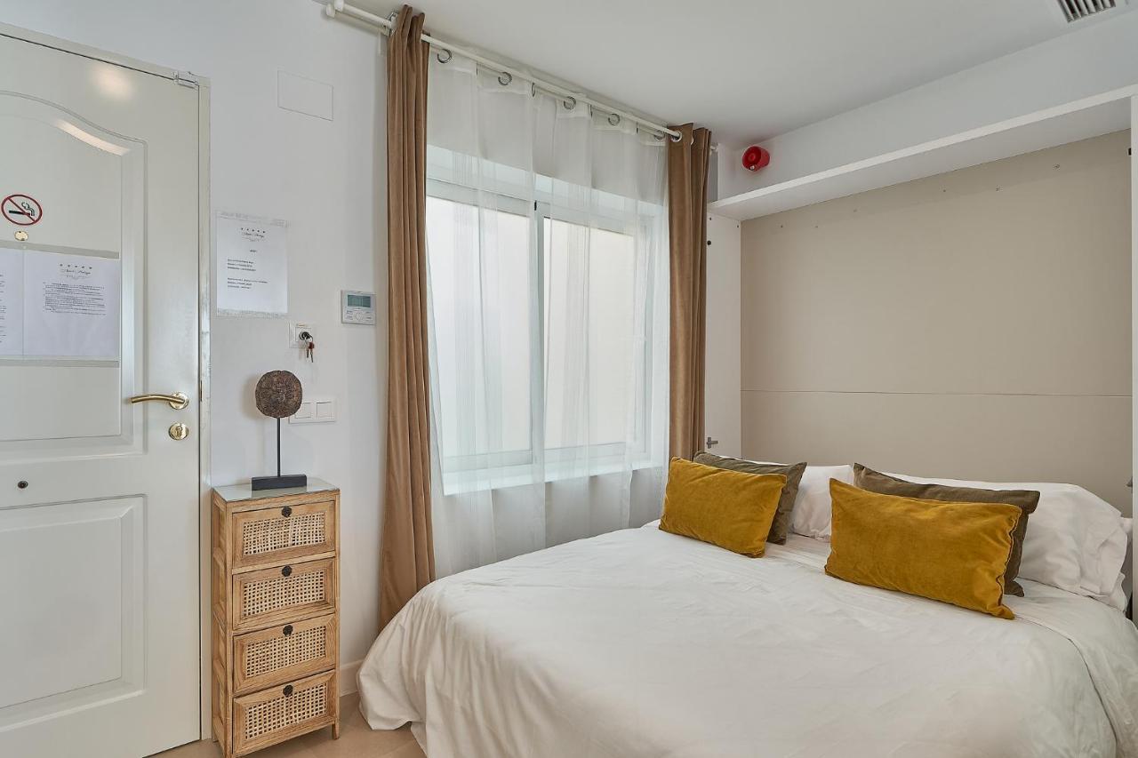 Suite Deluxe Face Mer Apart Malaga Exterior photo